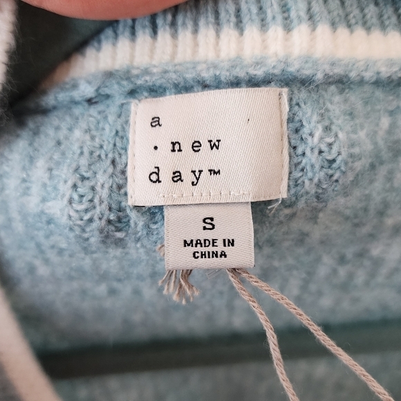 1989 Inspired Light Blue Button Down Cardigan S - Picture 3 of 5